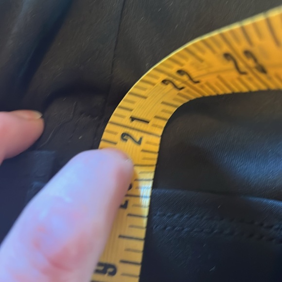 Women's Malloy Short Sleeve Sheath Dress with Lace Bodice Detail - Picture 11 of 11